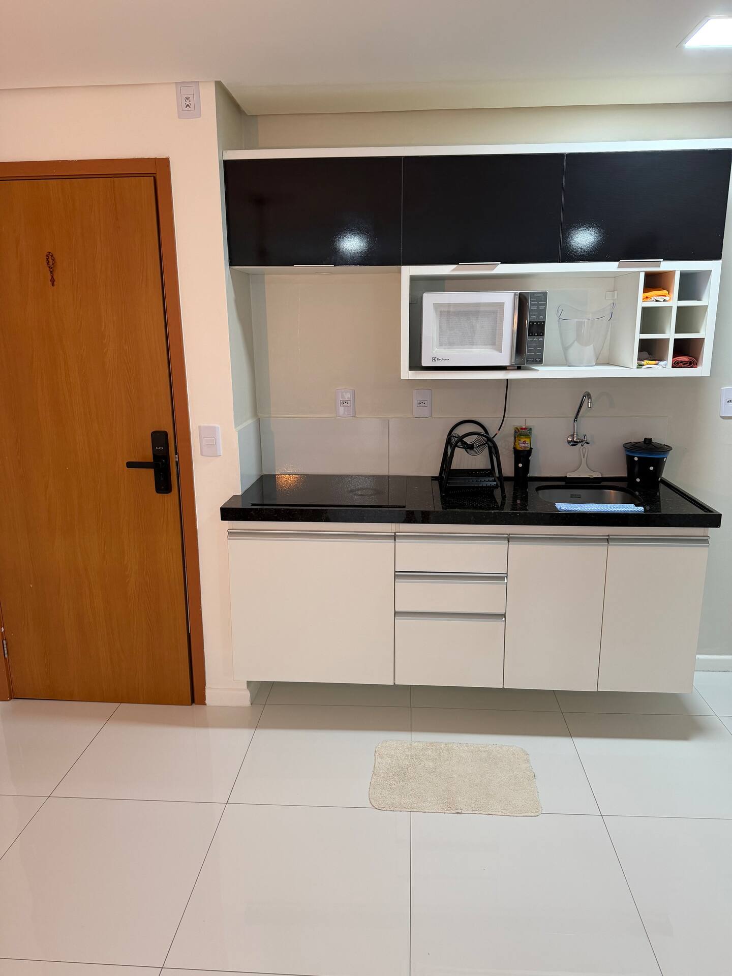 Espaço funcional e equipado do apartamento